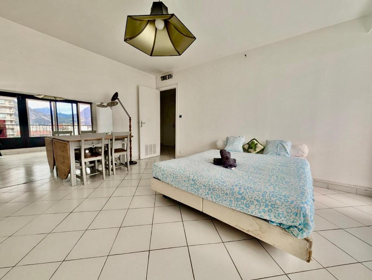 Apartment 80 M2 - 8th Floor With Free Parking - 5 Guests Grenoble