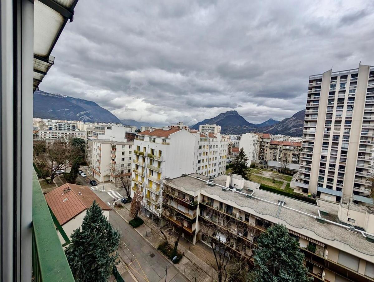 Apartment 80 M2 - 8th Floor With Free Parking - 5 Guests *